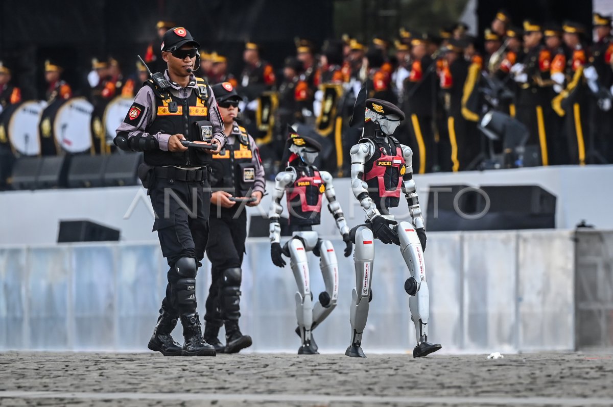 Defile of police troops in the ceremonies of UT to-79 Bhayangkara
