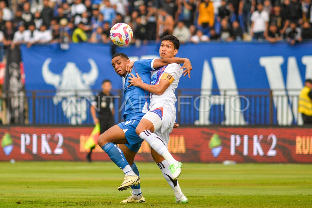 Persib Bandung against Port FC
