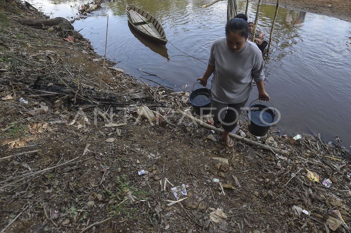 Warga terdampak kemarau di Muaro Jambi
