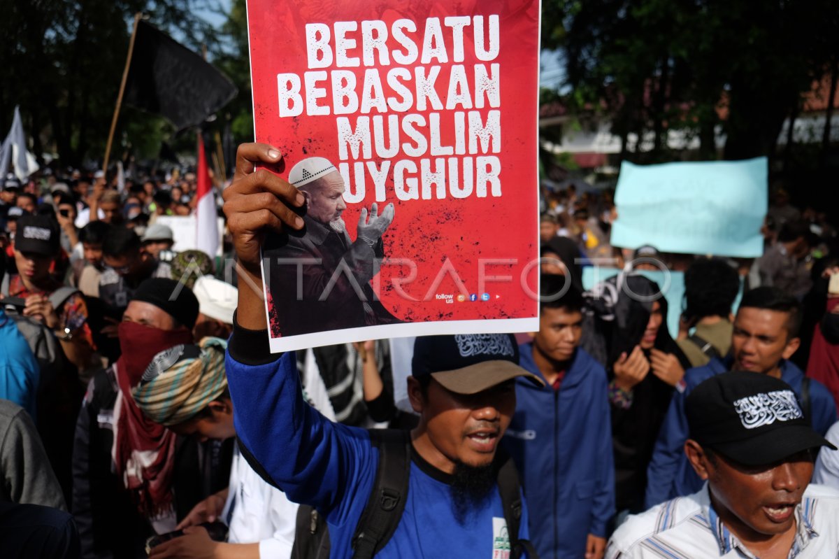 Yangi turmush qurganlarning jinsiy aloqasi yashirin kamerada suratga olingan