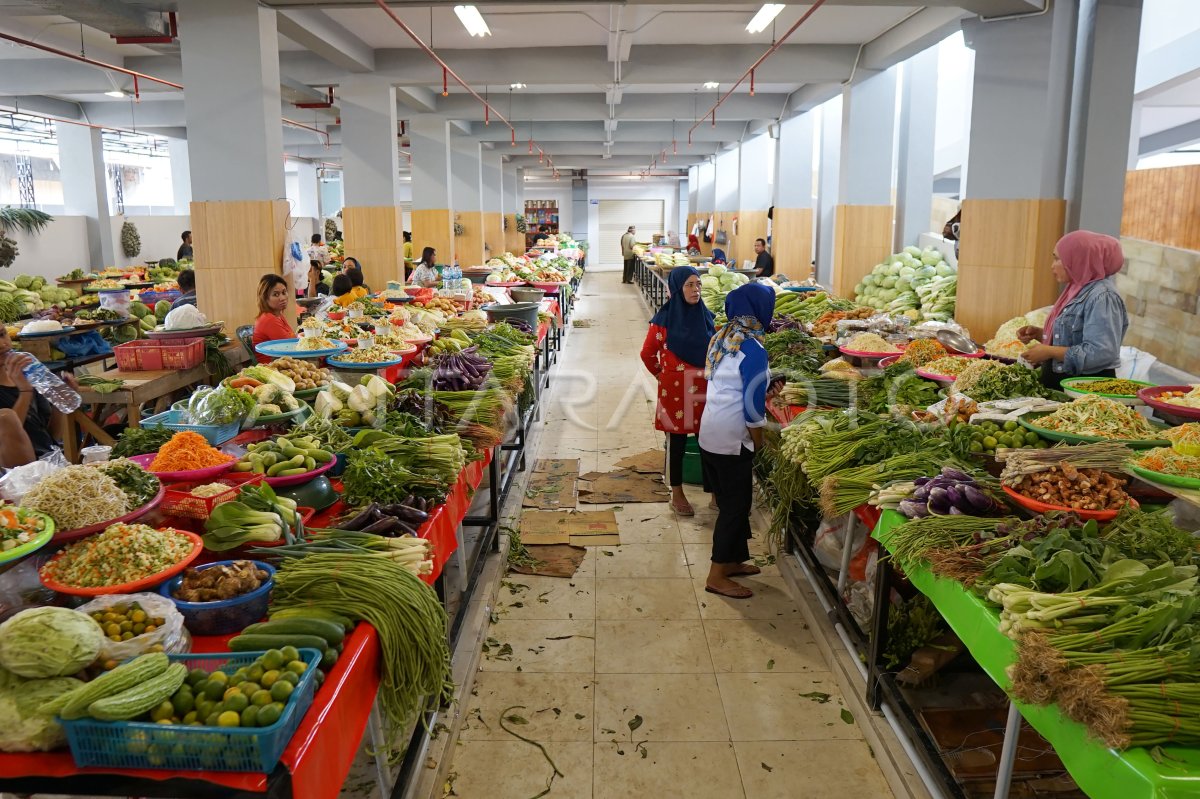 Sekda Junaedi Sitanggang Menginap di Pasar Horas, Membuat Pedagang Luluh Relokasi ke Tempat Baru