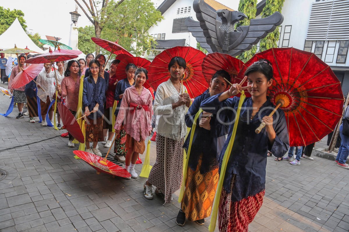 The millenial parade is trusted in Kota Lama Semarang