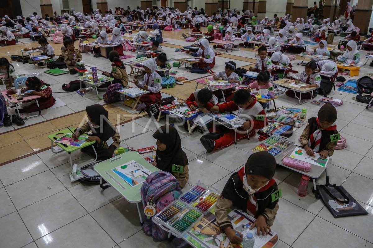 Lomba mewarnai gambar di Museum Jawa Tengah Ranggawarsita
