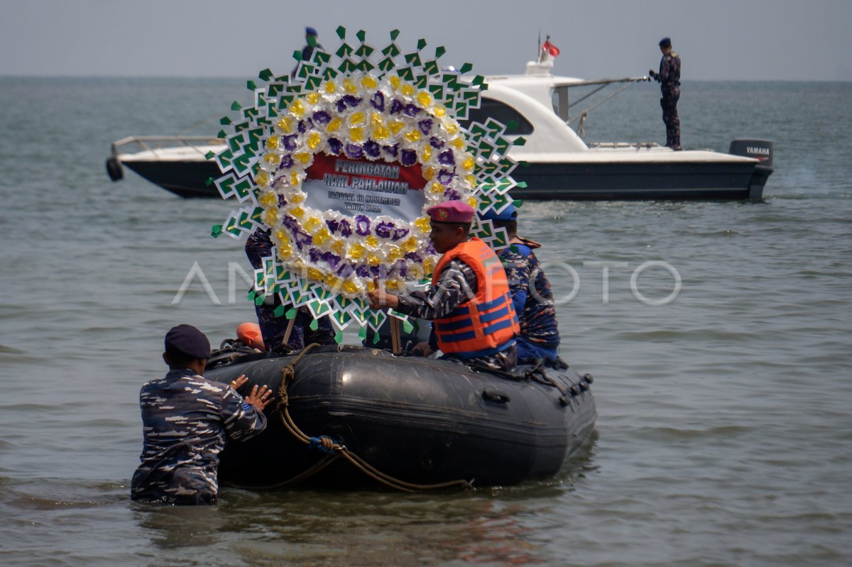 Tabur bunga peringatan Hari Pahlawan di Pantai Utara