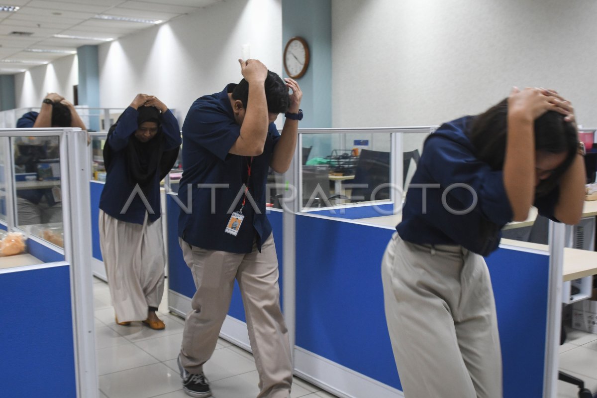 Simulation of earthquake emergency responses in Ministry