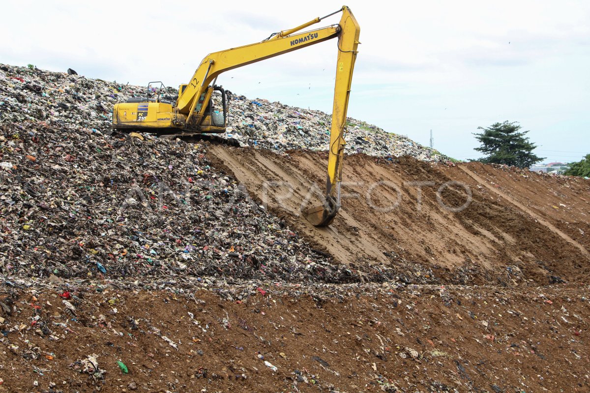 Upaya mengurangi bau busuk di TPA Antang Makassar