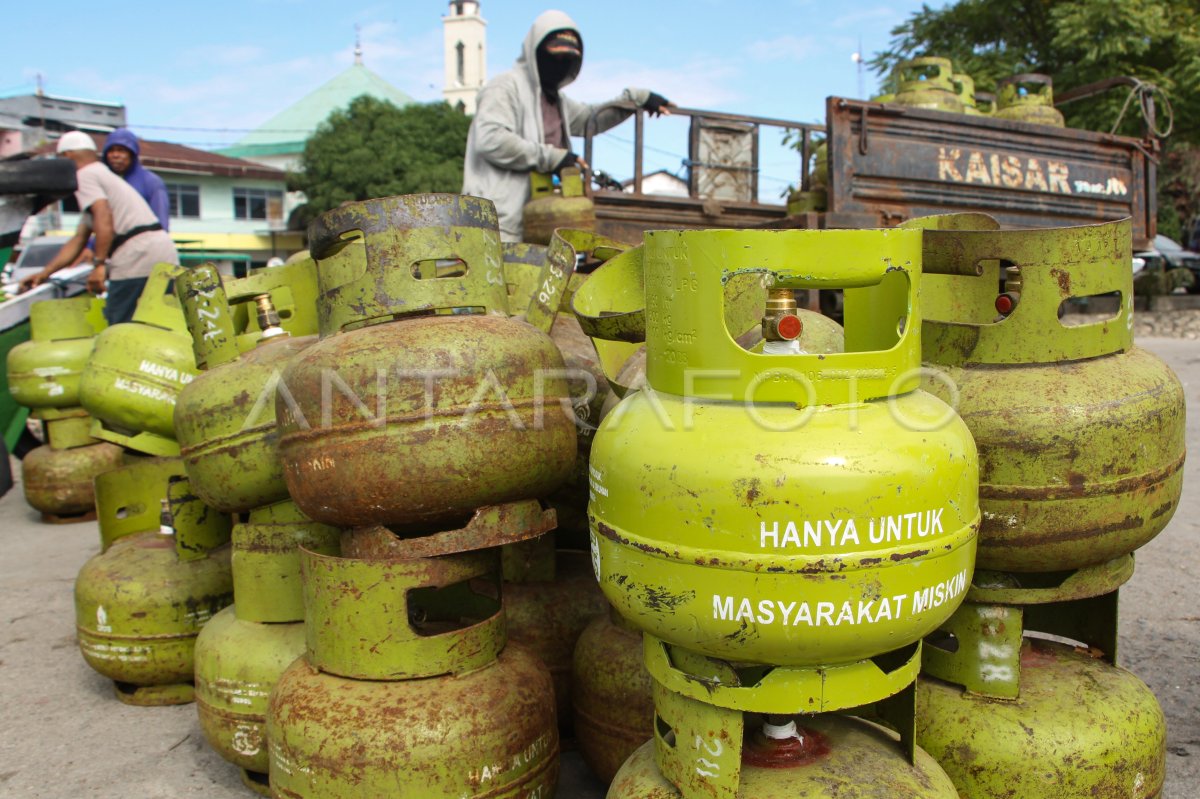 Penambahan Pasokan Gas Elpiji 3 Kilogram Jelang Idul Adha | ANTARA Foto