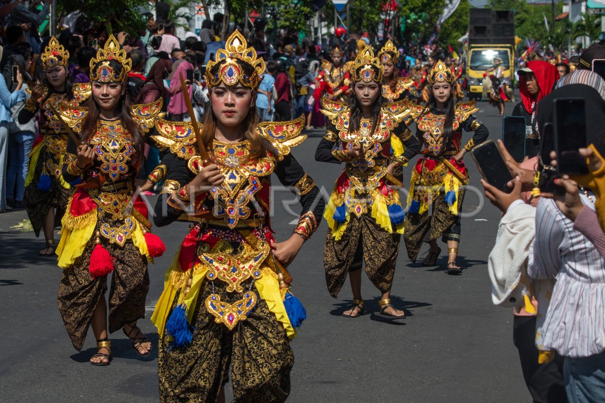 Tradisi Kirab Grebeg Besar Idul Adha Di Demak Antara Foto