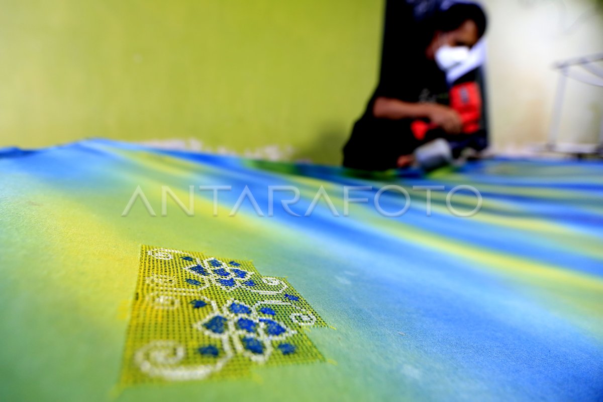 Teknik airbrush di kain sulam karawo