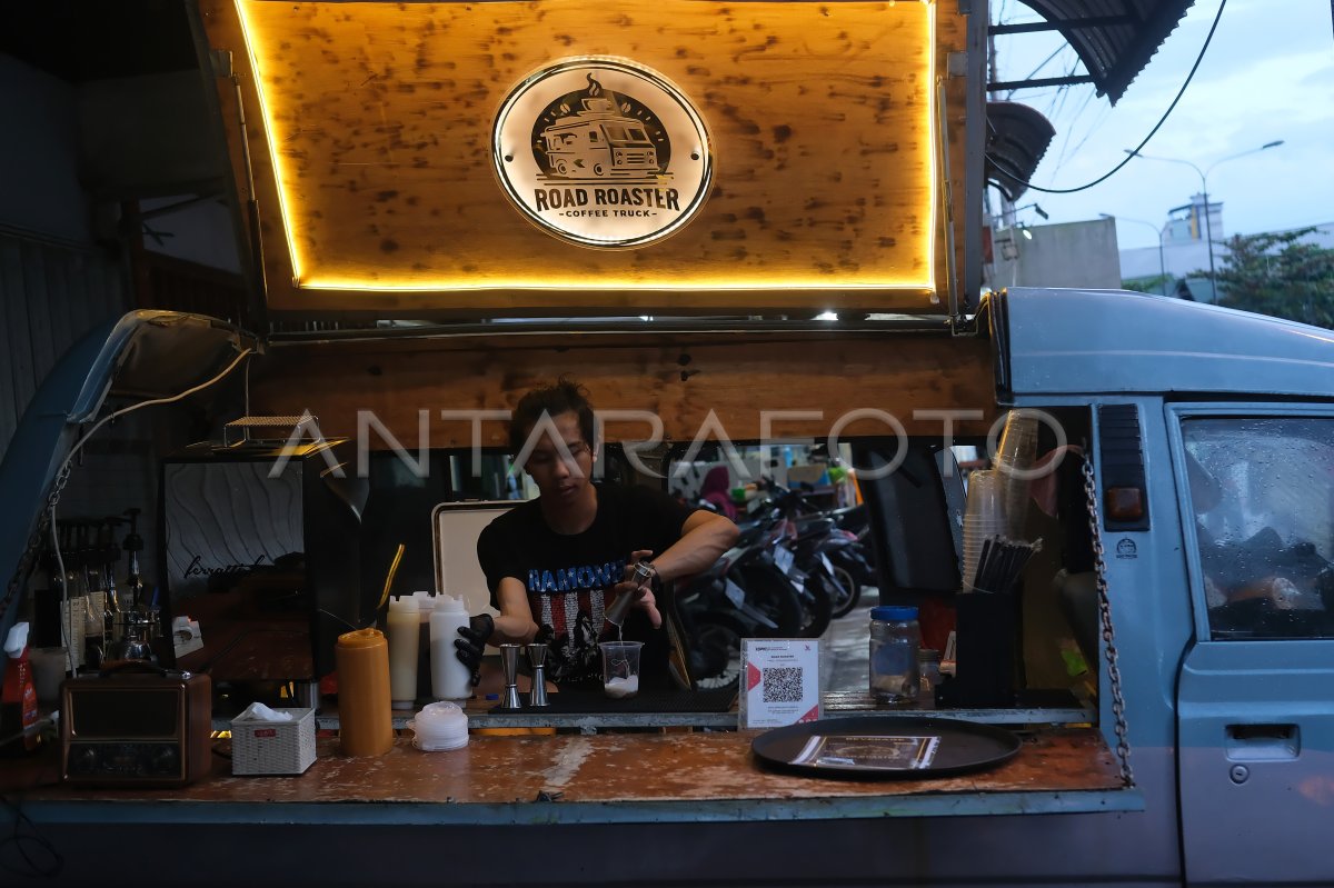 Kedai kopi berjalan inovasi kreatif UMKM