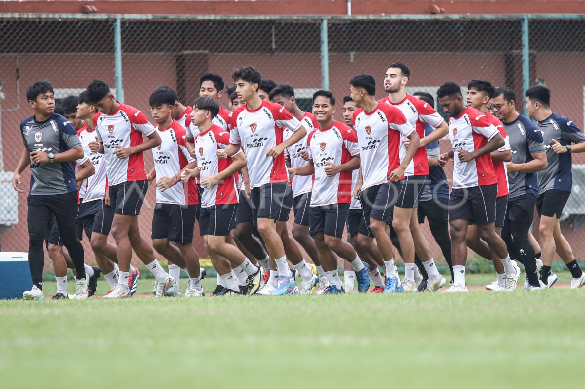 Latihan resmi timnas Indonesia U-20 jelang melawan Yordania