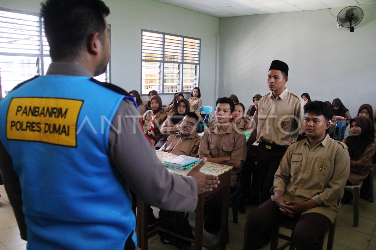Sosialisasi penerimaan anggota Polri di sekolah