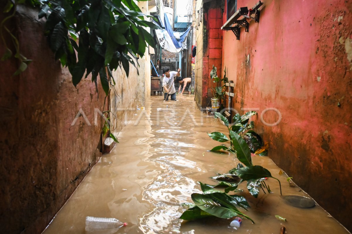 Banjir berangsur surut di Kebon Pala Jakarta