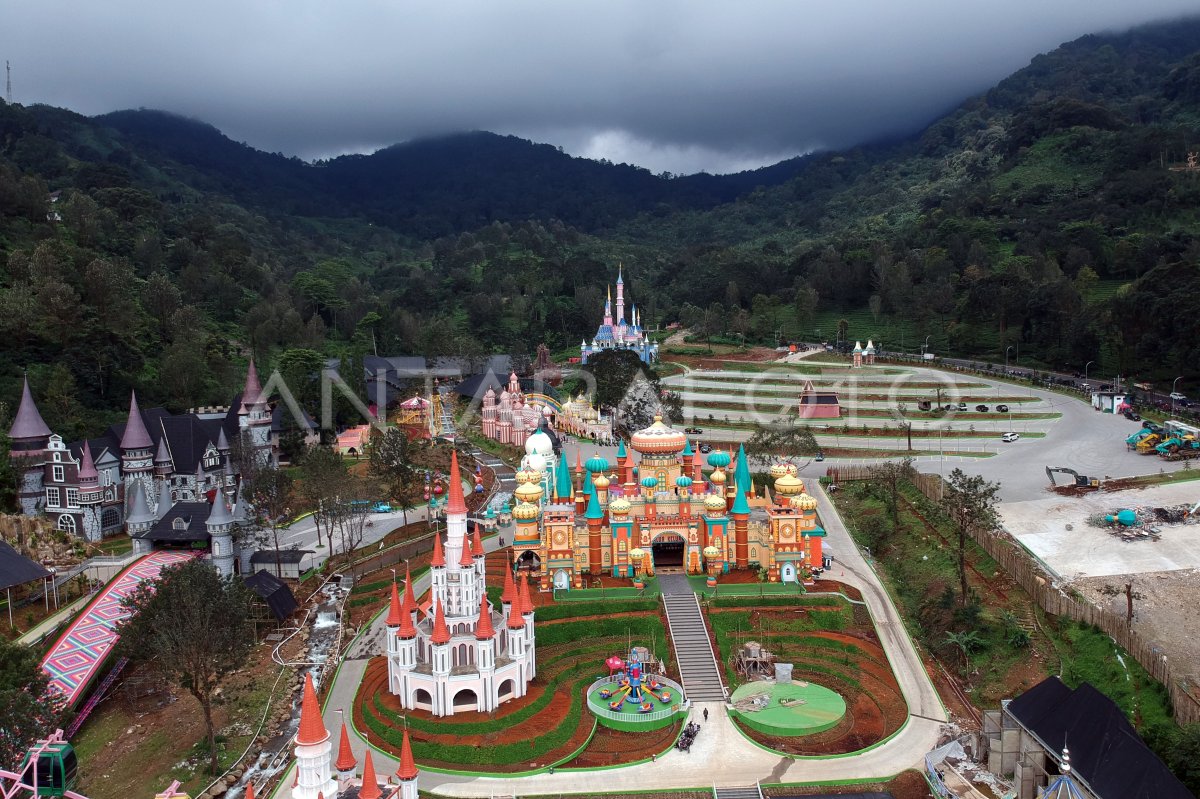 Jelang pembongkaran Hibisc Fantasy Puncak Bogor