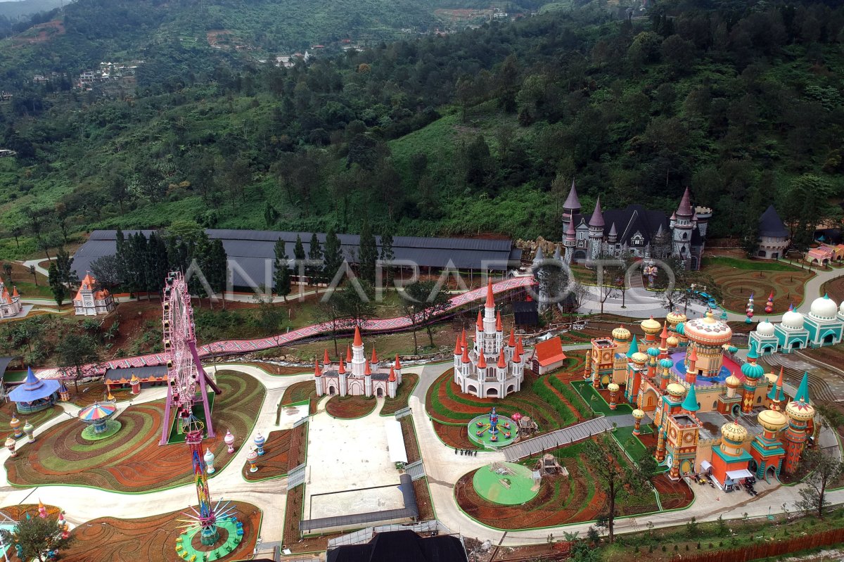 Jelang pembongkaran Hibisc Fantasy Puncak Bogor