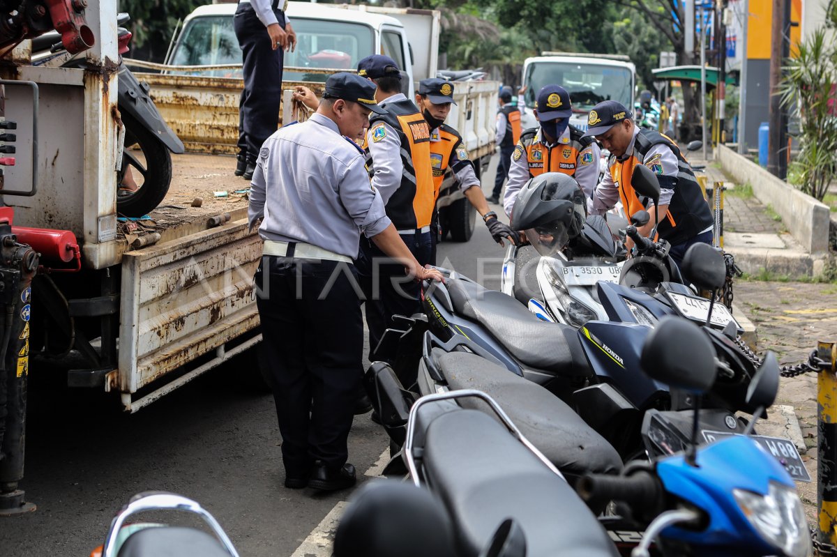 Penertiban parkir liar di Jakarta