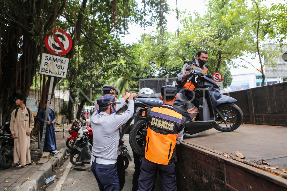 Penertiban parkir liar di Jakarta