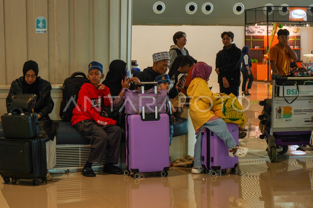 The number of Passengers of Sultan Hasanuddin Airport