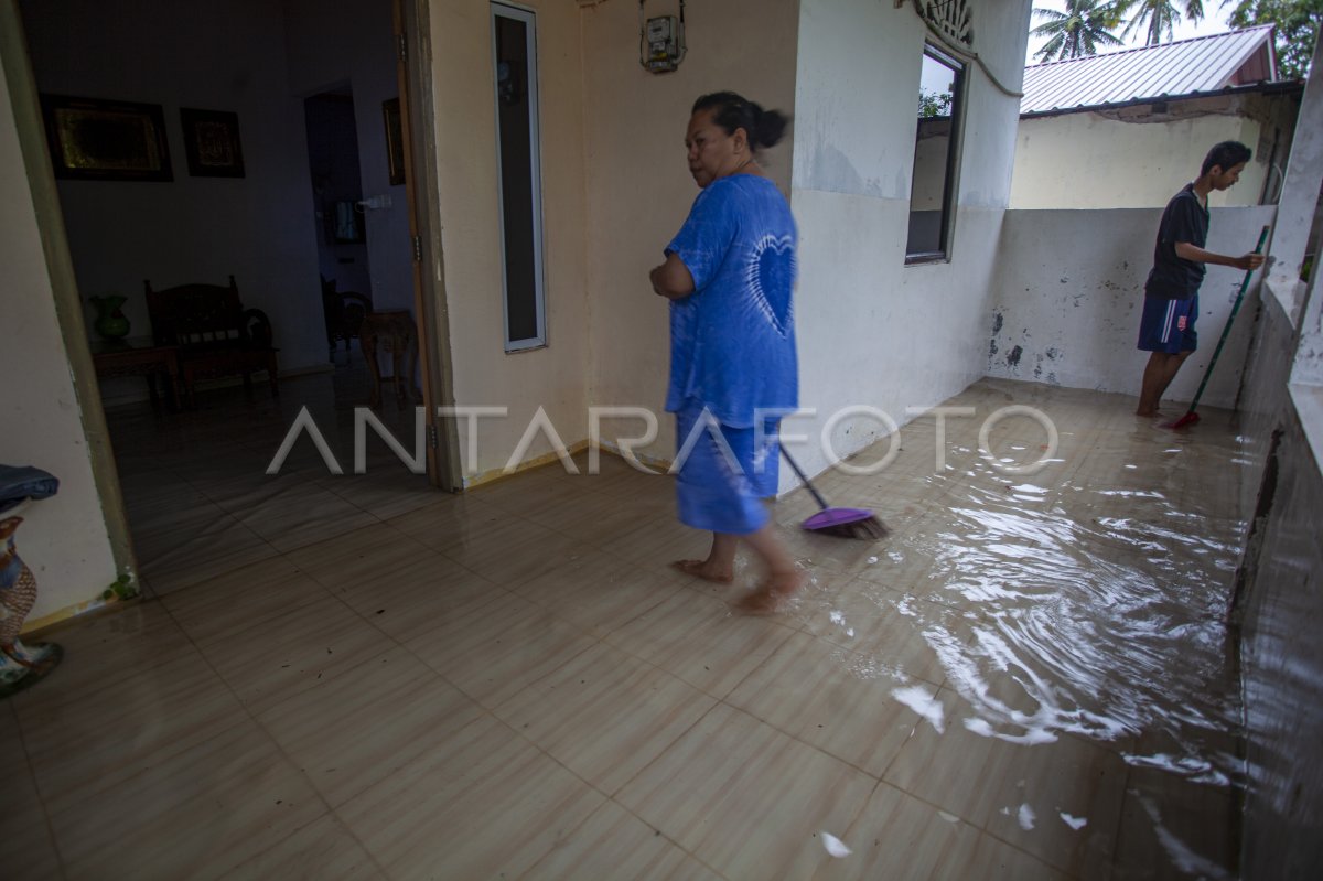 Flood due to the high intensity of rain in Batam