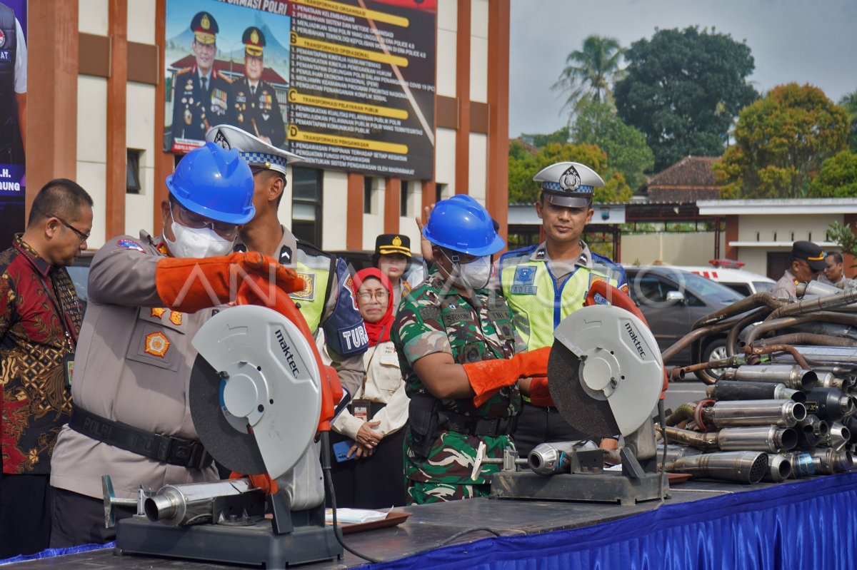 Pemusnahan barang bukti knalpot tidak standar