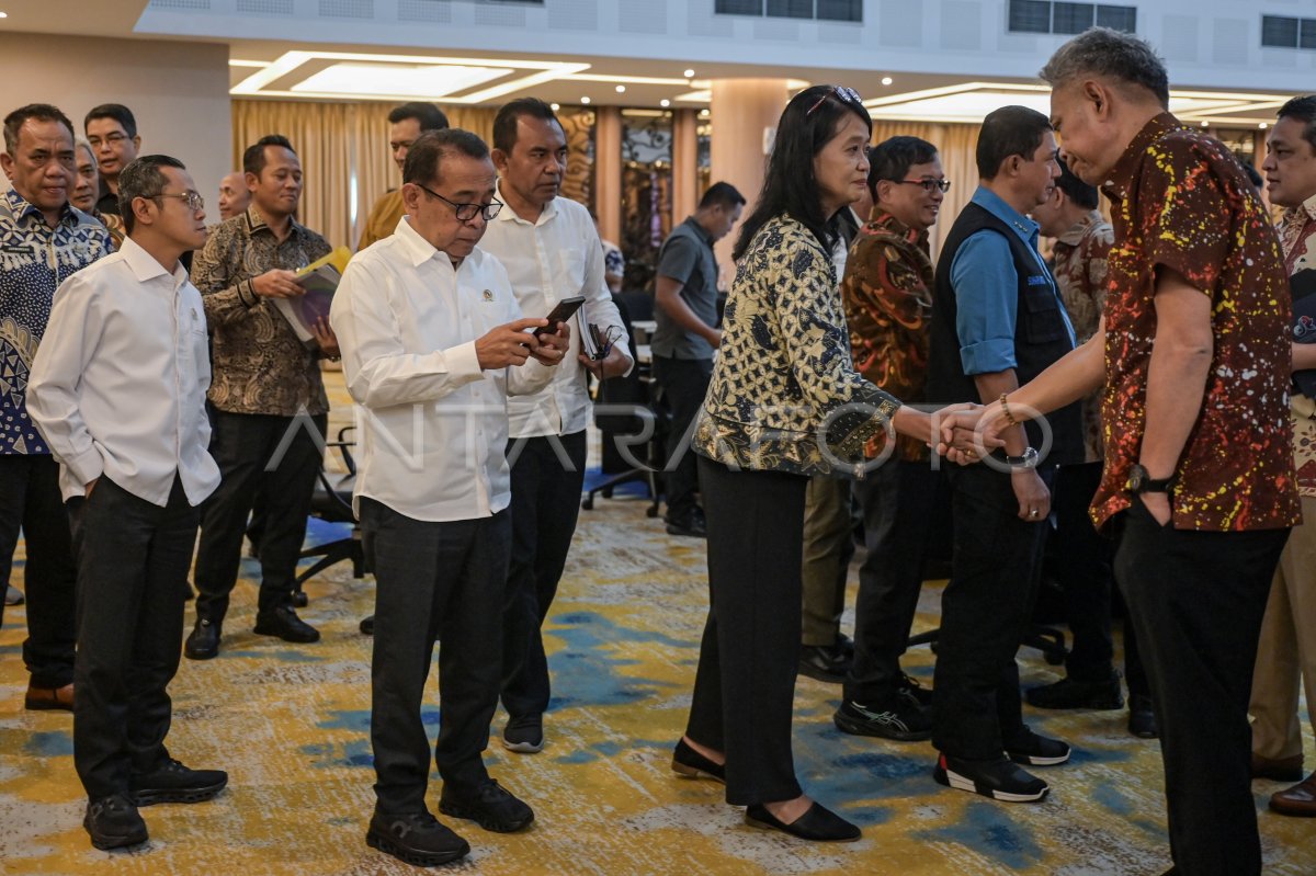 Rapat penanganan erupsi Gunung Lewotobi