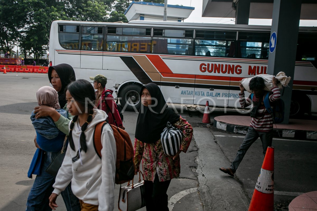 Kedatangan pemudik di Terminal Tirtonadi
