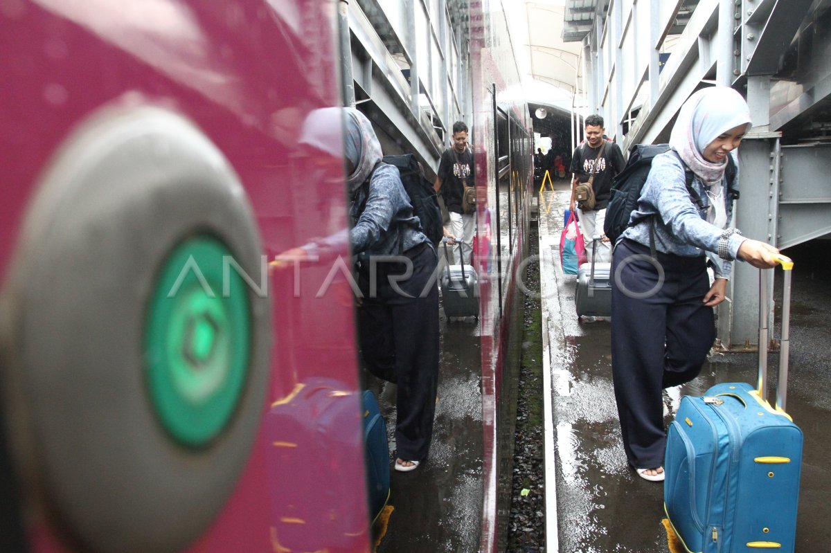 Puncak arus mudik di Stasiun Malang