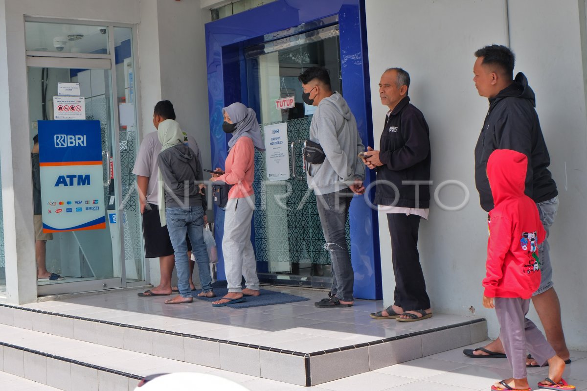 Persediaan uang tunai selama Lebaran