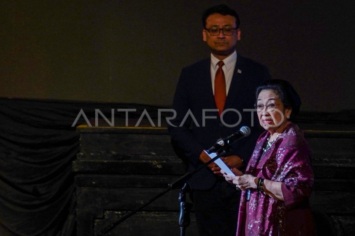 Al-Bukhari and Sukarno Theater Show