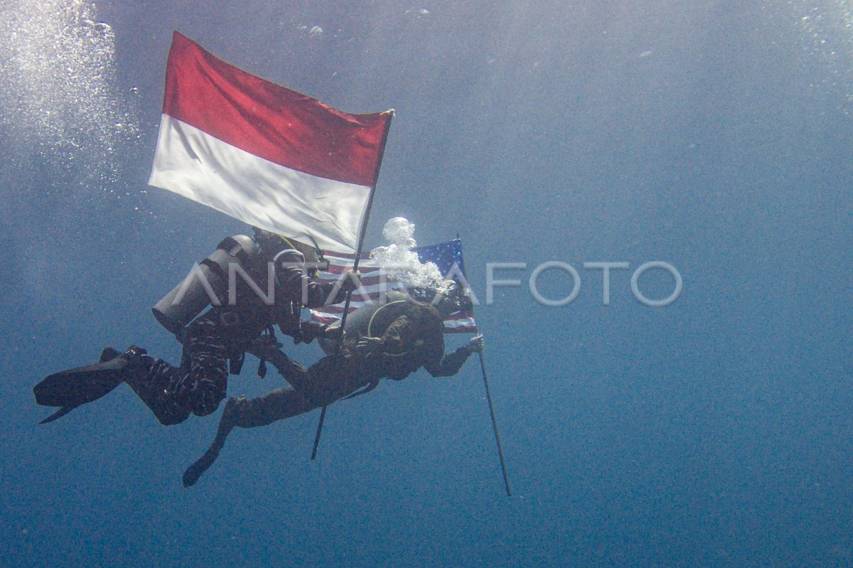 Sea underwater prescription ceremony and installation in USAT Liberty Ship