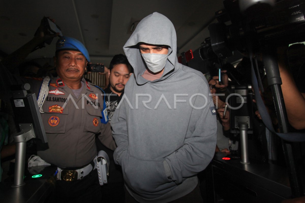 Fachry Albar back protected drug case