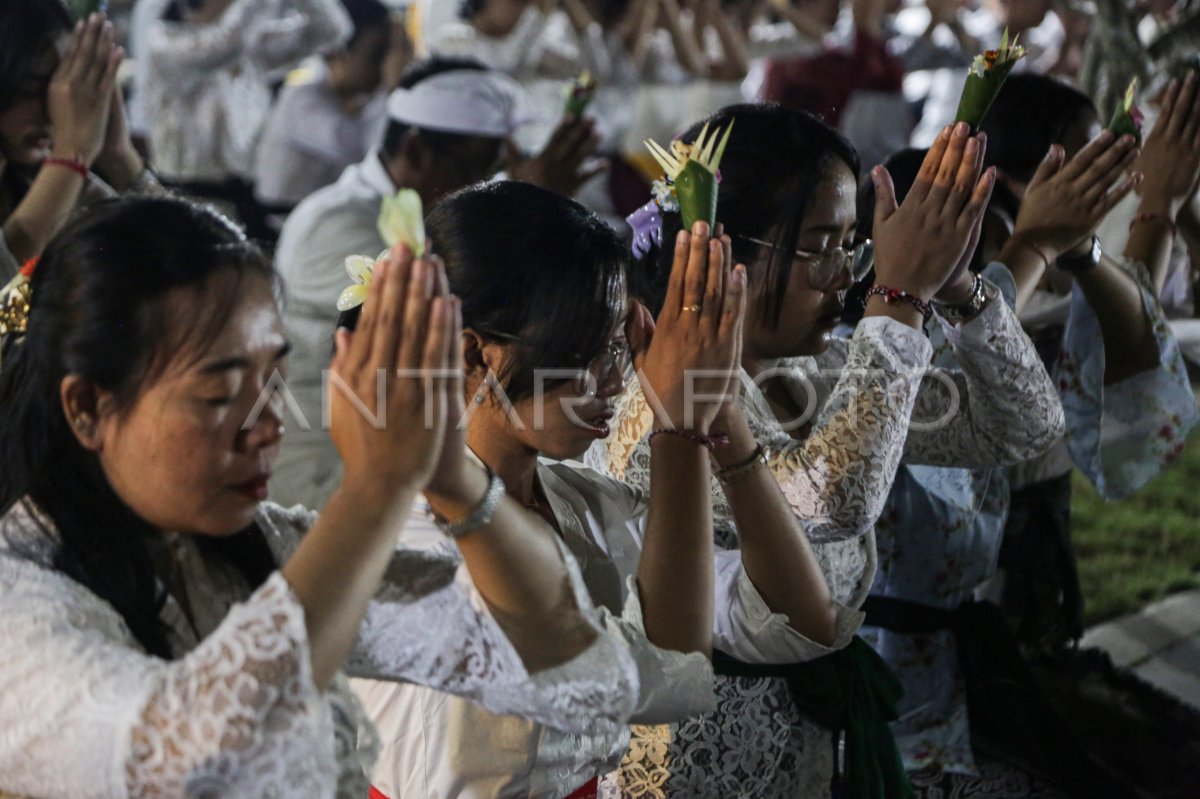The Great Day of Galungan in Semarang