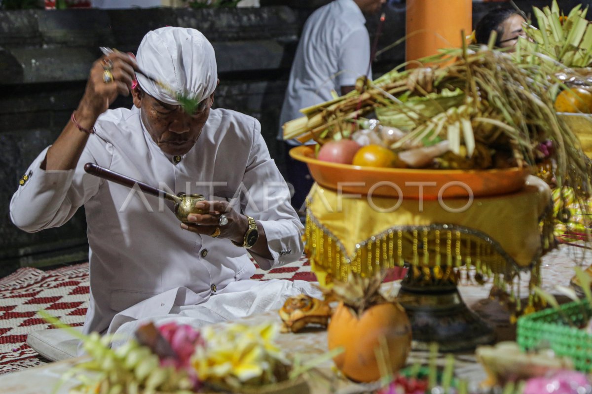 The Great Day of Galungan in Semarang