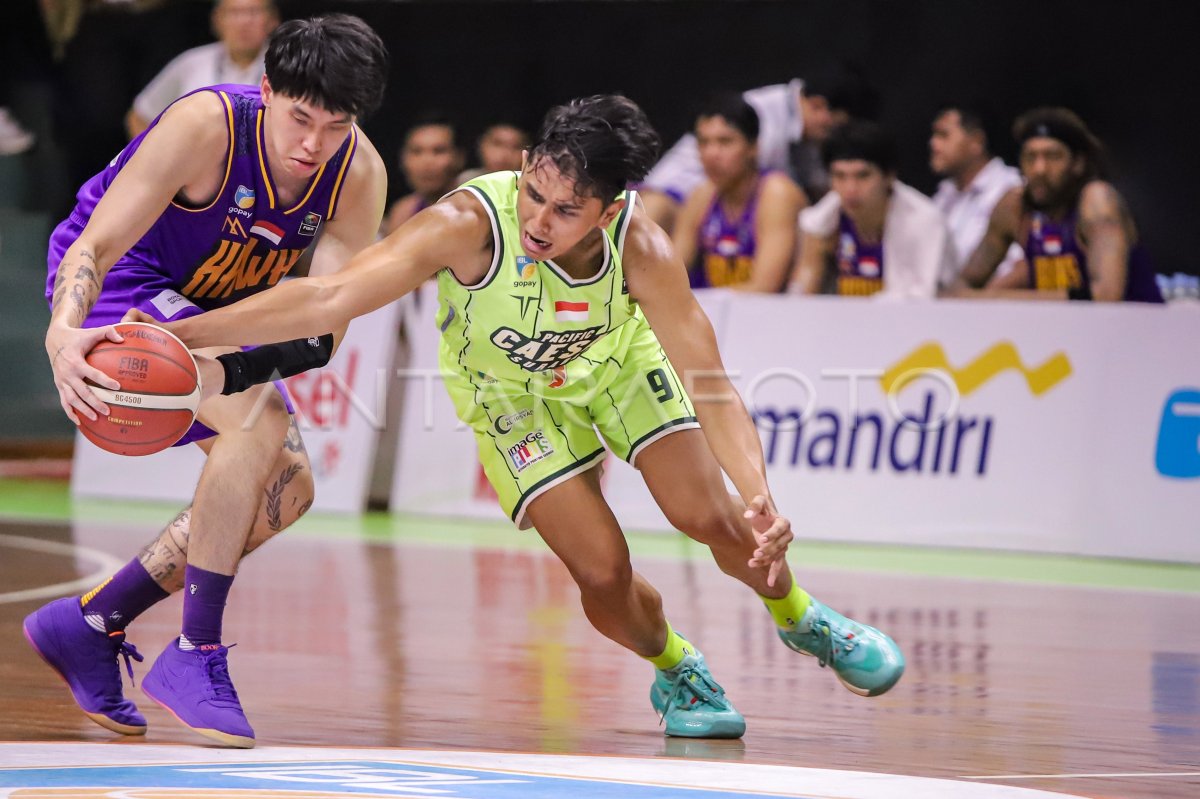 Pacific Caesar Surabaya menang atas Tangerang Hawks Basketball
