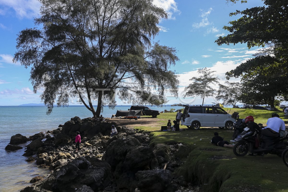 Wisata Pantai Bugel di Pandeglang