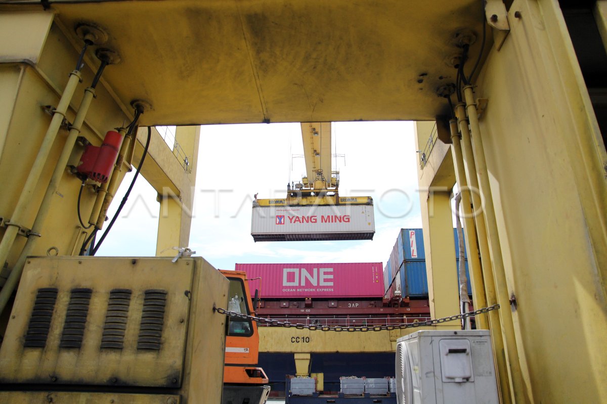 Impor barang konsumsi turun pada April 2025