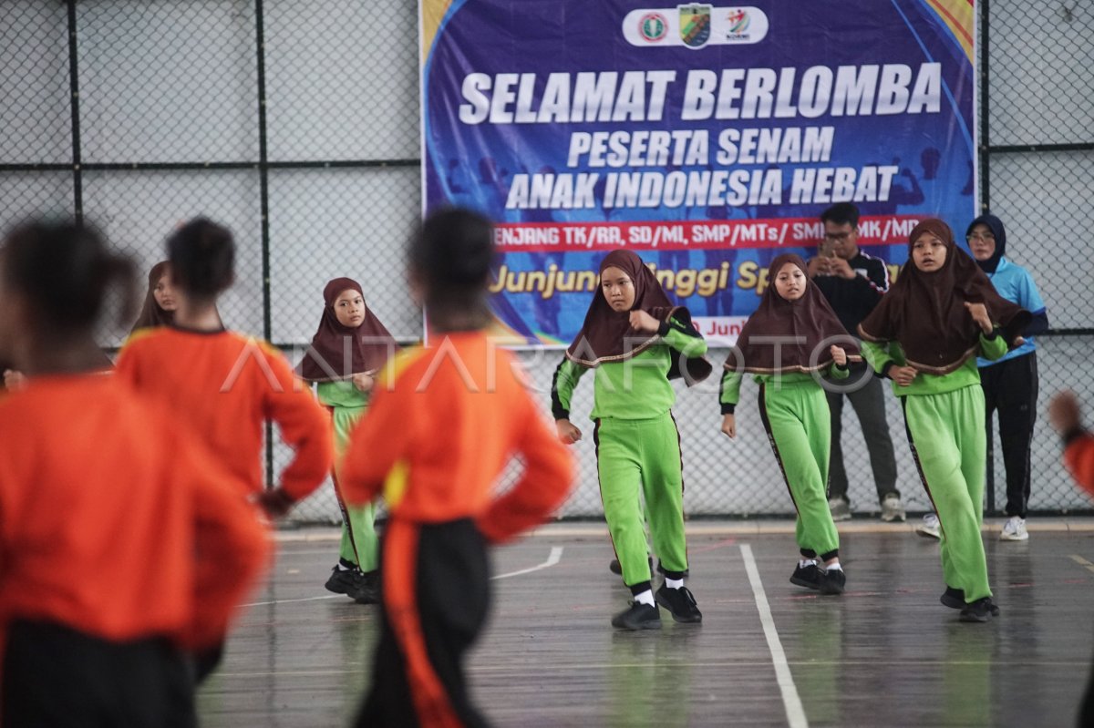 Senam Anak Indonesia Hebat di Pekalongan
