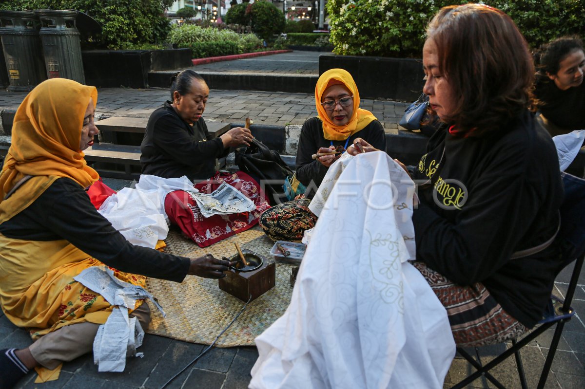Gerakan belajar membatik di Kota Lama Semarang