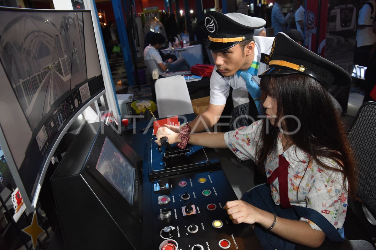 Akademi Masinis LRT Jakarta di Jakarta Fair