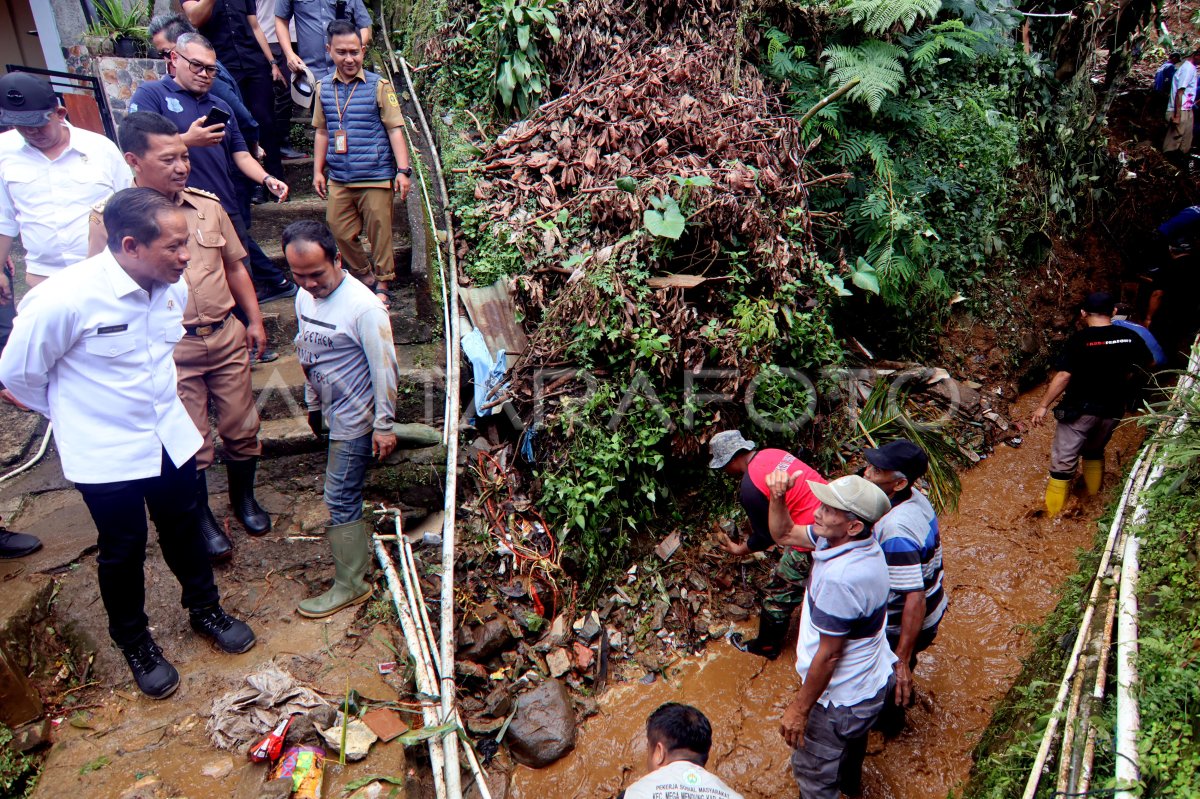 Ministre de LH tinjau longsor et inondations &agrave; Puncak Bogor