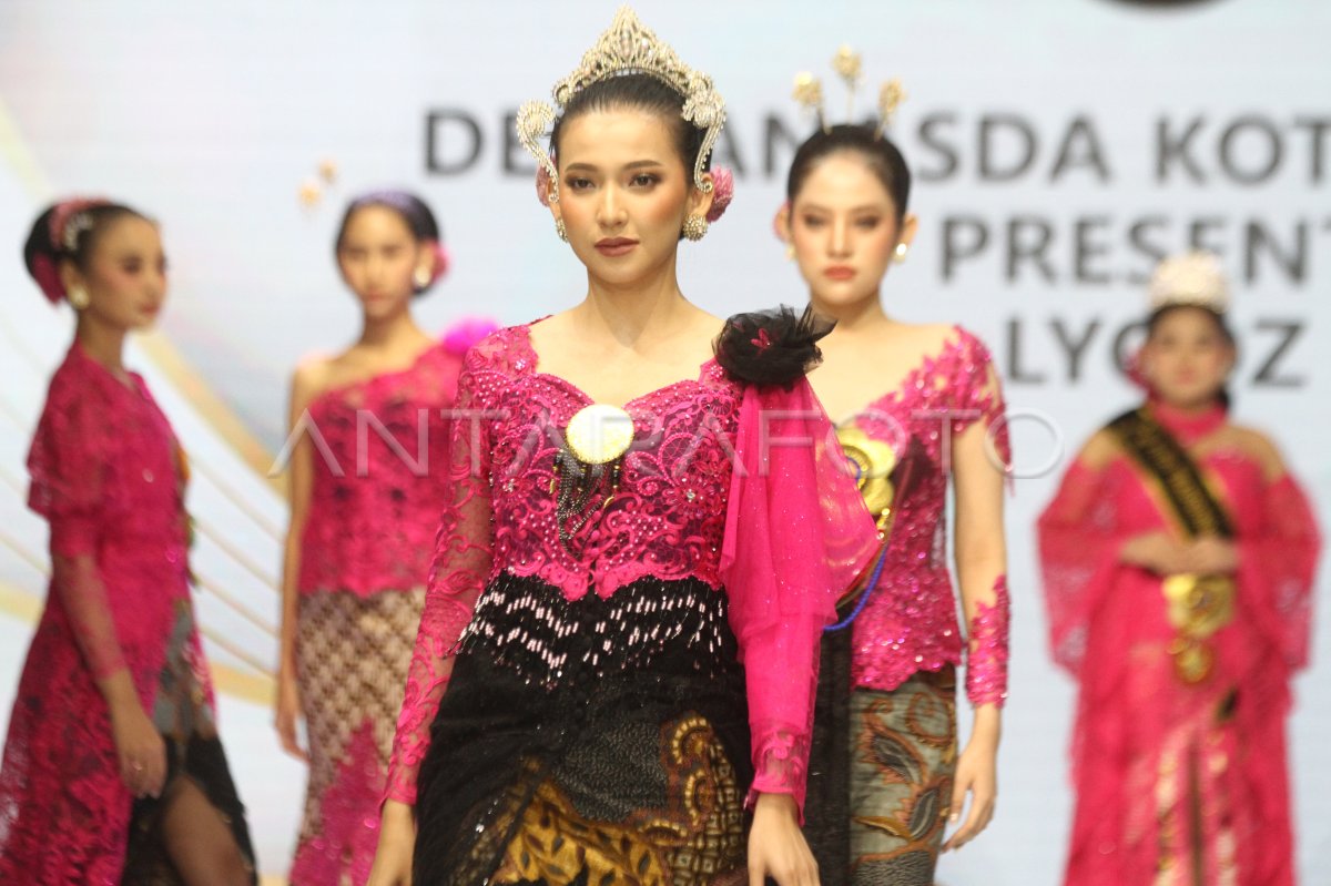 Fashion Runway fashion demonstration