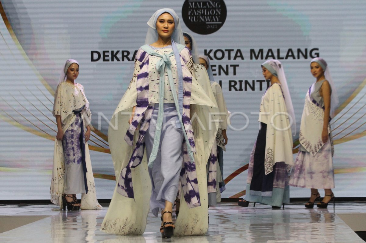 Fashion Runway fashion demonstration