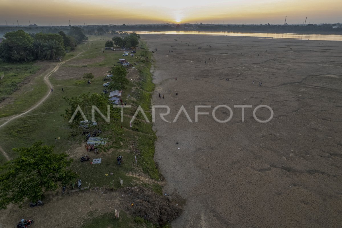 Air Sungai Batanghari surut