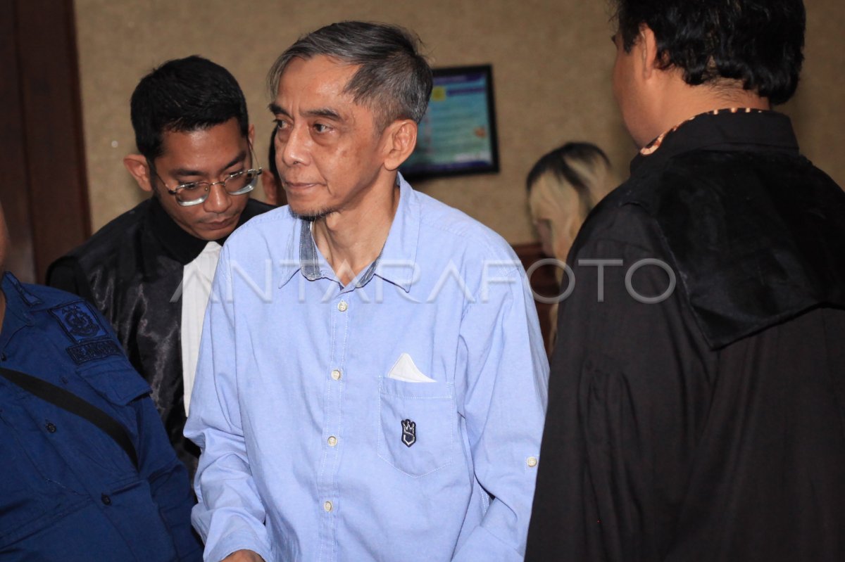 Sidang dakwaan hakim nonaktif Agam Syarief 
