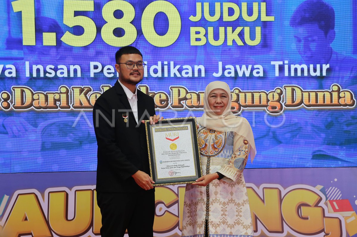 Rekor MURI peluncuran buku terbanyak