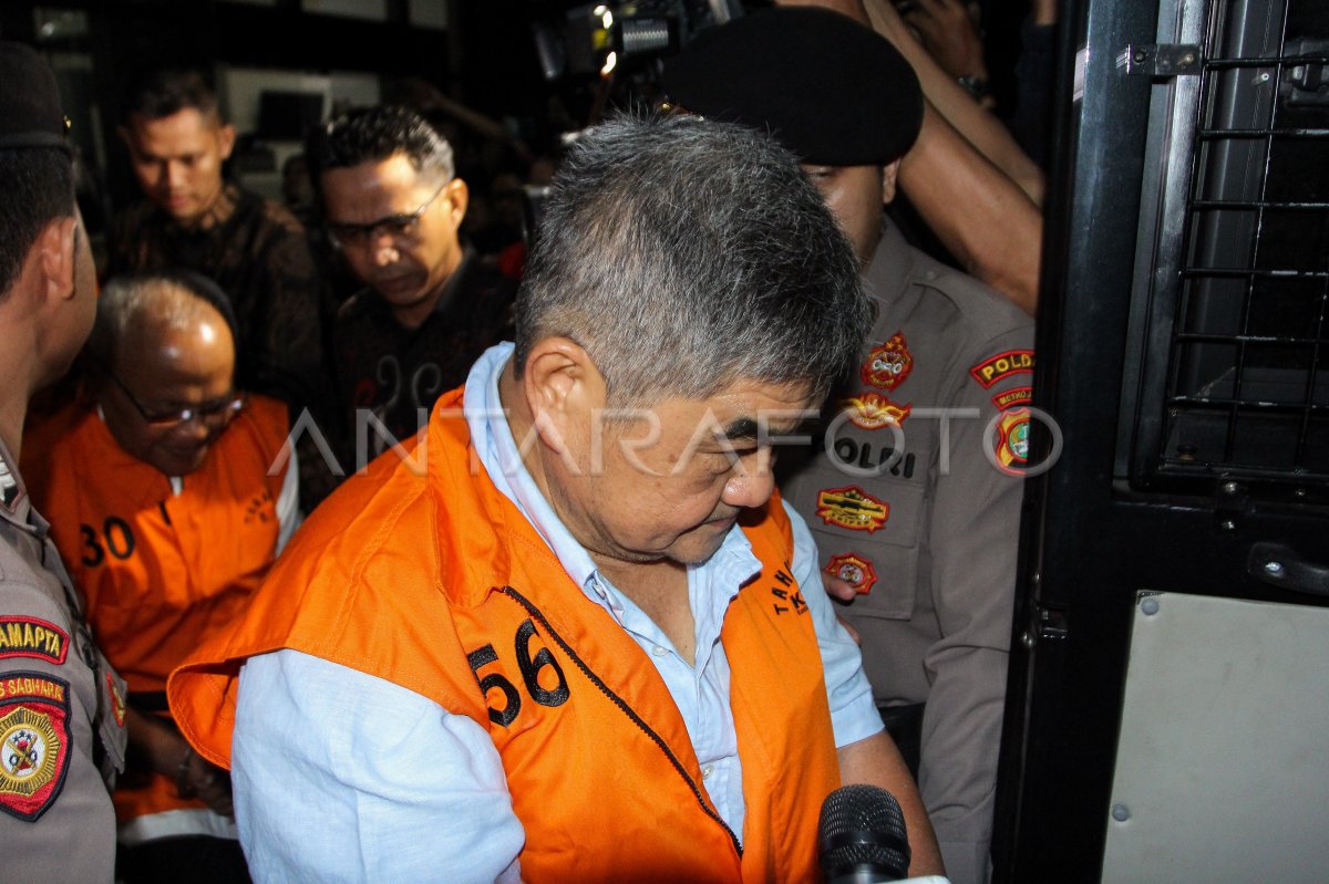 The Corruption Eradication Commission detains suspect in Situbondo PEN fund corruption case