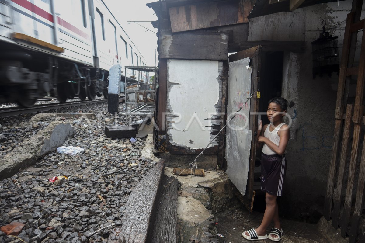 The Jakarta Provincial Government allocates Rp325 billion to renovate slum neighborhoods.