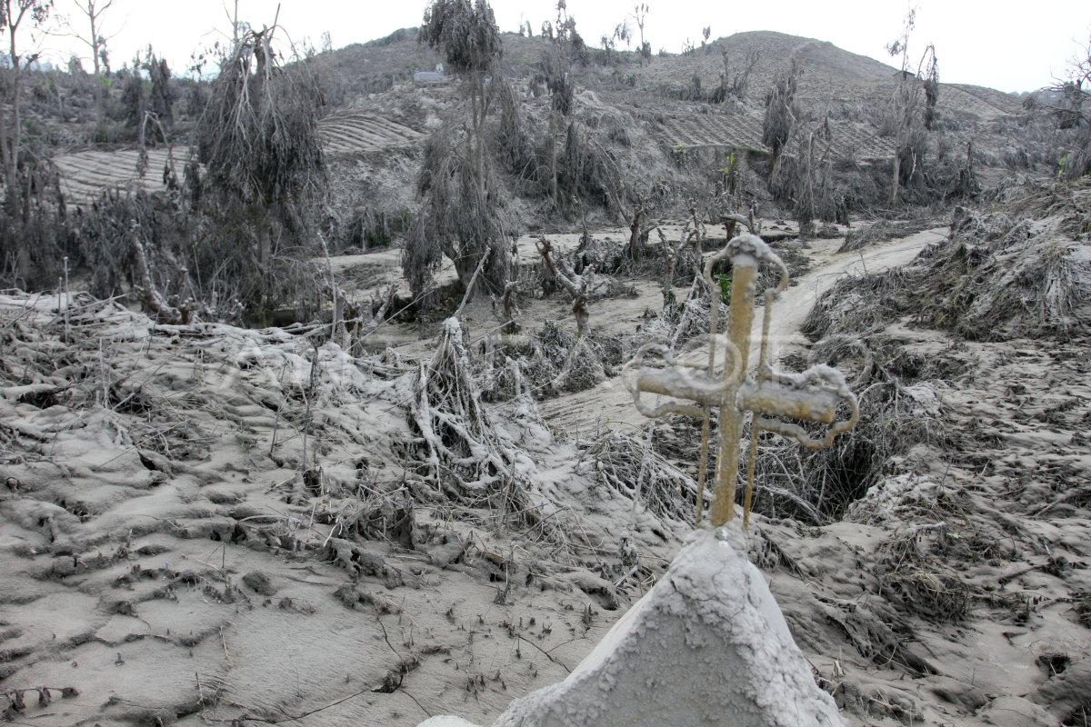 THE IMPACT OF SYNABUNG MOUNTAIN ERUPTION | ANTARA Foto