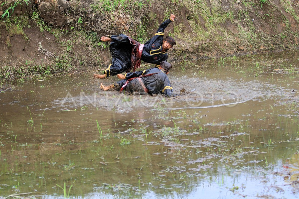 MINANGKABAU RETIRO DE SILEK | ANTARA Foto