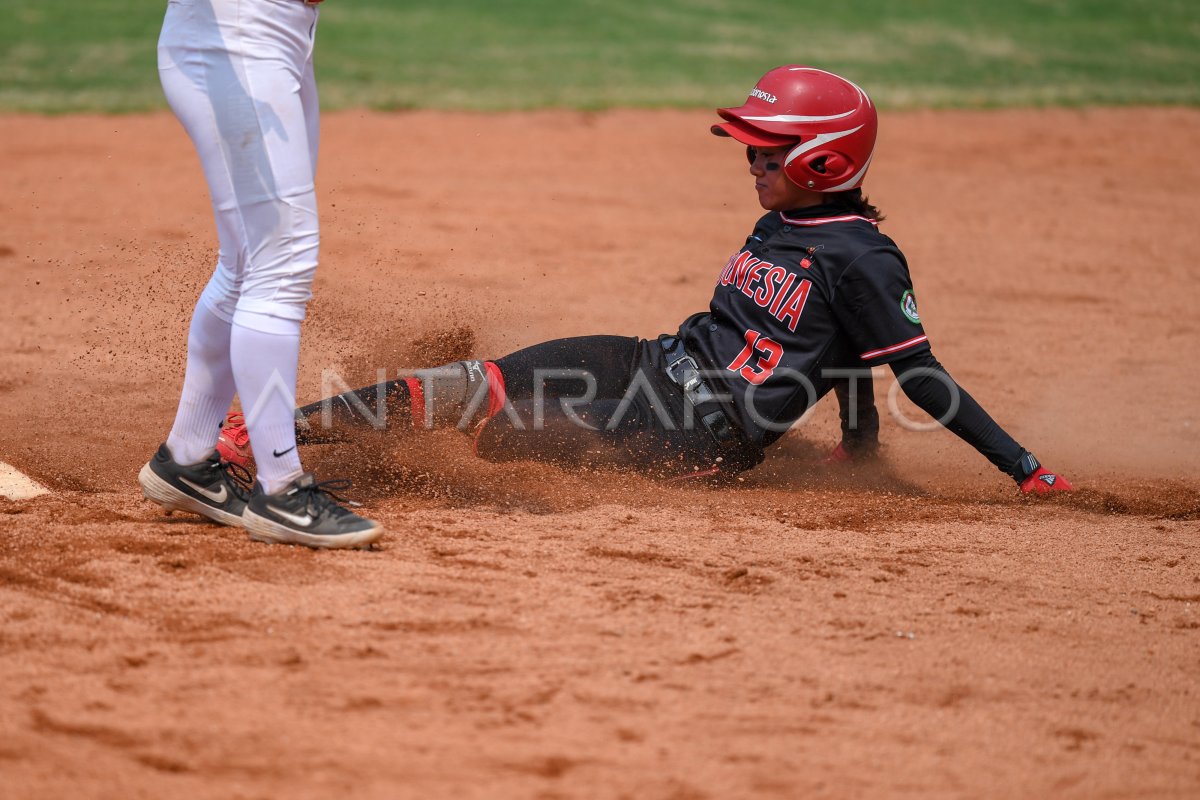 SOFTBALL NIÑAS FILIPHINA VS INDONESIA JUEGOS ASIÁTICOS 2018 | ANTARA Foto